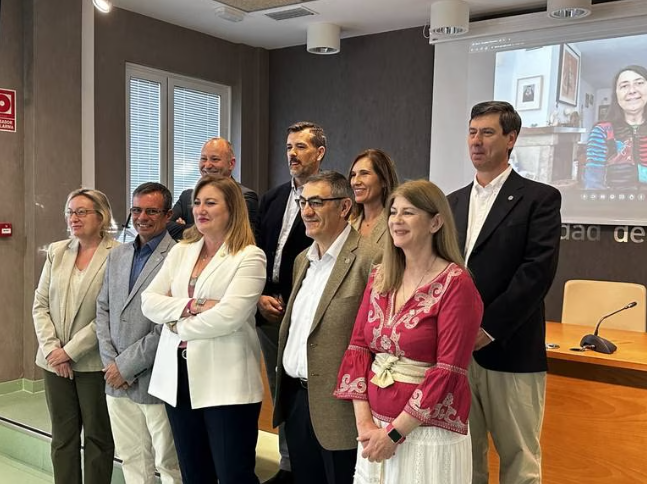 Un equipo preparado para escuchar las necesidades de nuestra Universidad

cadenaser.com/andalucia/2023…

#sueñosymetas #educacion #economiasocial #UJA #UniversidadDeJaen #GeneraciónUJA