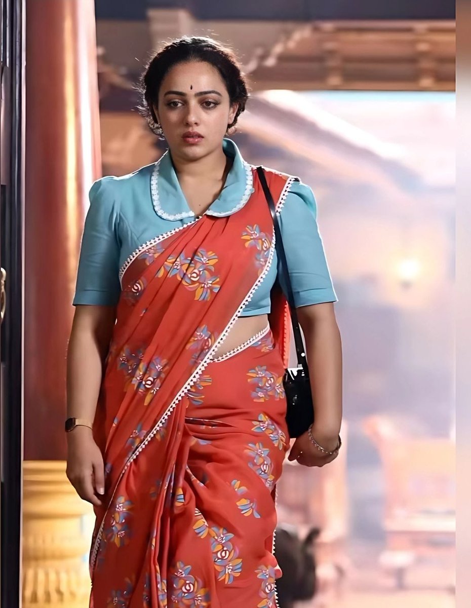 mommy_trollz's tweet photo. That causal walk from after attended the parents meeting inside the staff room. She may not tell anything to you,but as a son you can understand that your English sir,maths sir, PET sir punished your mom so badly by make her kneel down for all the mistakes you done. https://t.co/CF7OsrbGTh