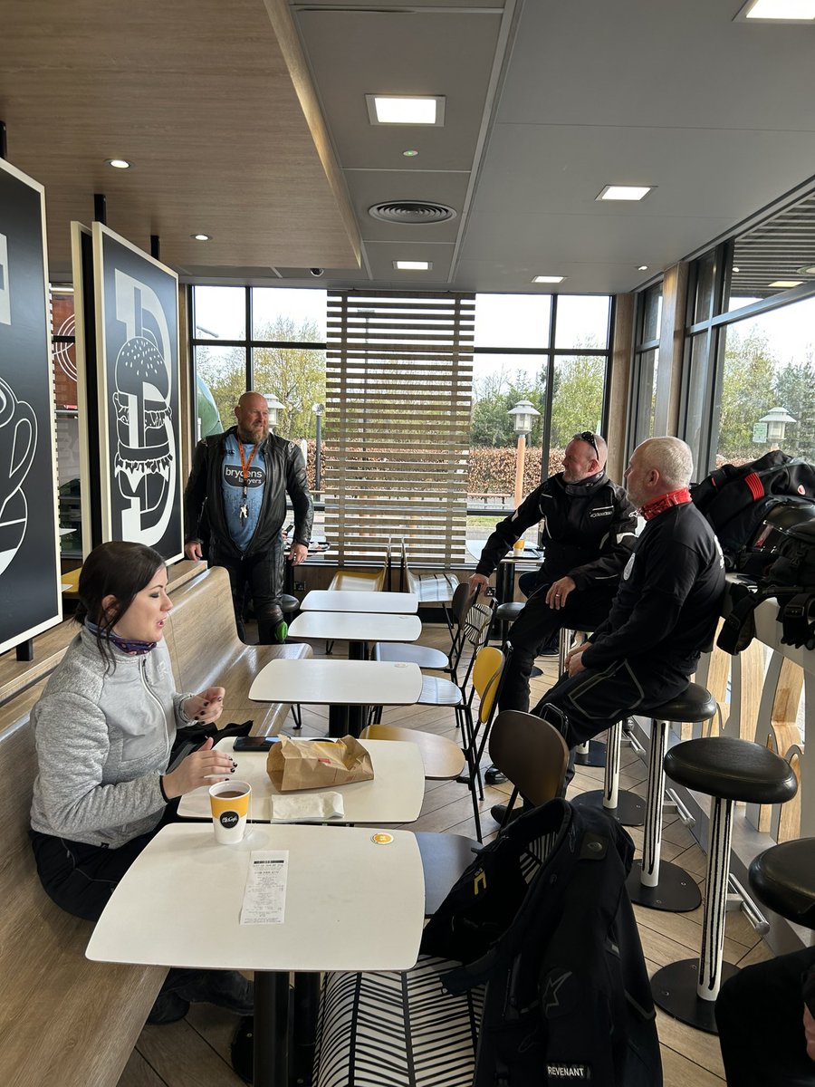 XJRT1964's tweet image. Macy D’s for the meet up #highlandloop #jointheride