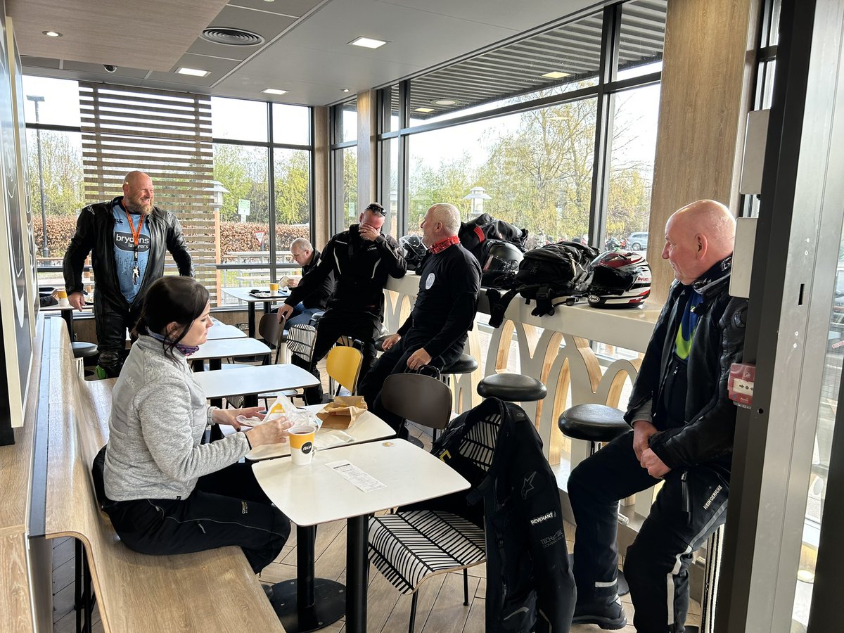 XJRT1964's tweet image. Macy D’s for the meet up #highlandloop #jointheride