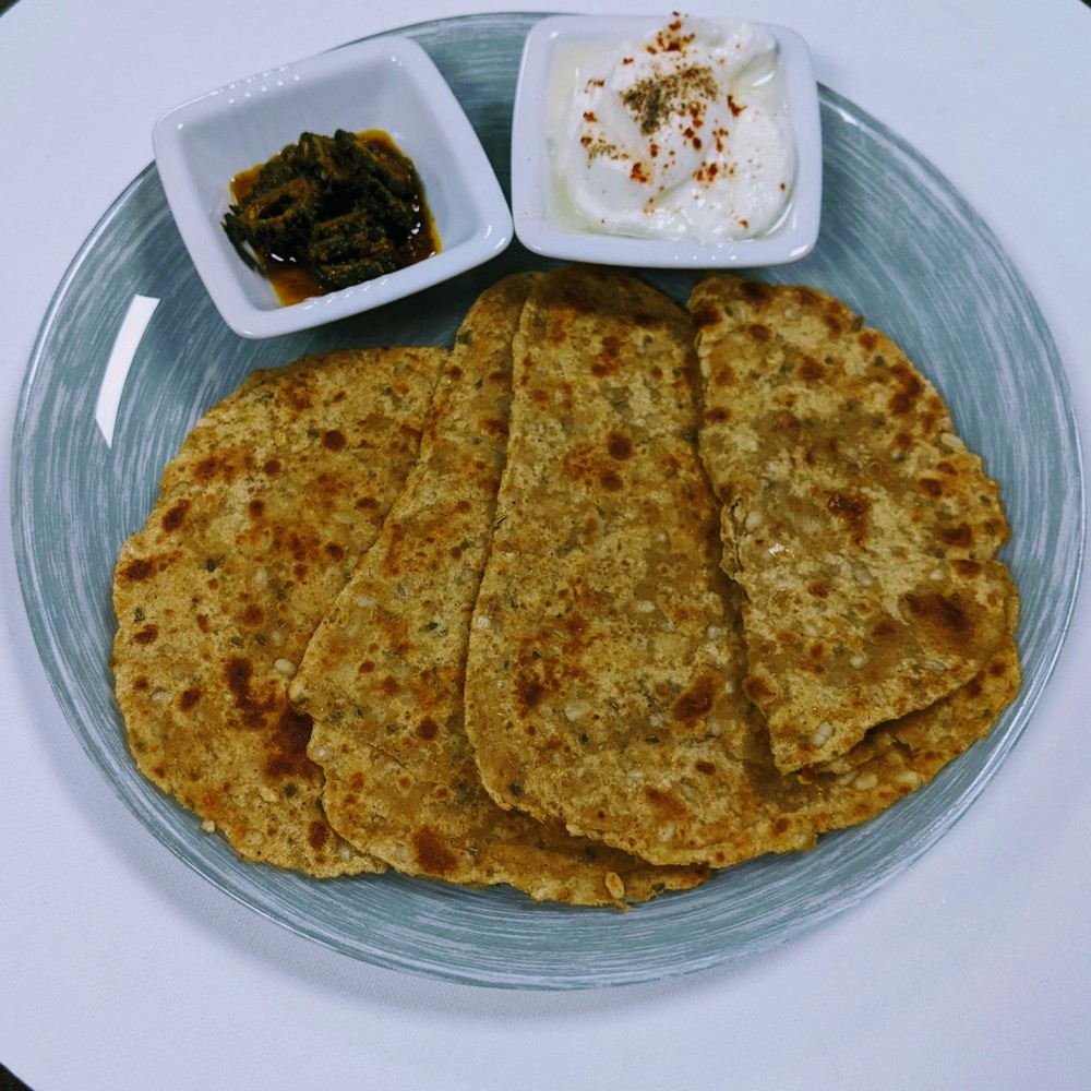 #foodie #food #foodblogger
#indianflatbread #uraddalparatha #delicious #tasty #RecipeOfTheDay
#homecooking
Recipe link : chhayasfood.com/home/urad-dal-…