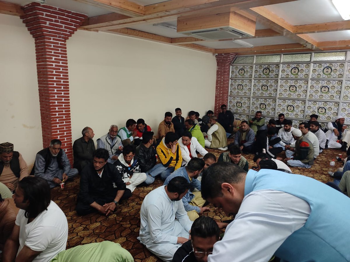withSMI_'s tweet photo. Several people called on Sheikh Mohammed Imran on Eid for Eid wishes. #Onefamily #OneEid #togetherness #EidMubarak #Eid2023 #EidAlFitr https://t.co/lLzG68KsyP