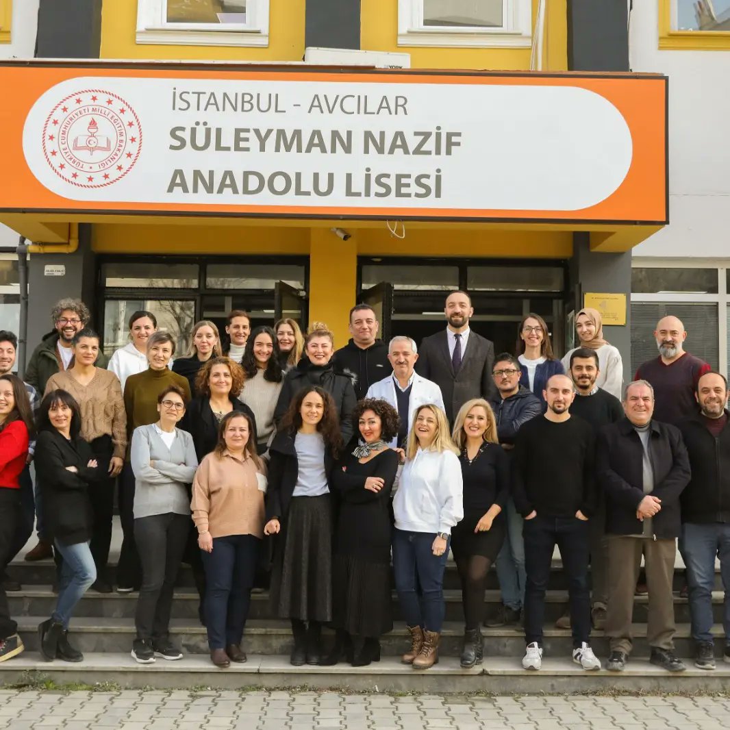 okumussinan5353's tweet image. #İlkGünküAşkla🇹🇷
#EğitimdeKaliteninAdresi🇹🇷
Geleceğin güvencesi sağlam temellere dayalı bir eğitime, eğitim ise öğretmene dayalıdır...Bırakın olmasın mezar taşımız; bir okul bahçesine gömsünler bizi, çocuklar koşsun üzerinizden.❗
#SNAL🇹🇷
@CevatDervisoglu 
@memleventyazici