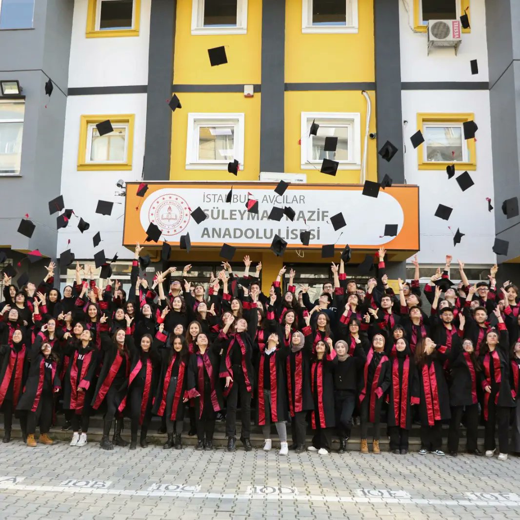 okumussinan5353's tweet image. #İlkGünküAşkla🇹🇷
#EğitimdeKaliteninAdresi🇹🇷
Geleceğin güvencesi sağlam temellere dayalı bir eğitime, eğitim ise öğretmene dayalıdır...Bırakın olmasın mezar taşımız; bir okul bahçesine gömsünler bizi, çocuklar koşsun üzerinizden.❗
#SNAL🇹🇷
@CevatDervisoglu 
@memleventyazici