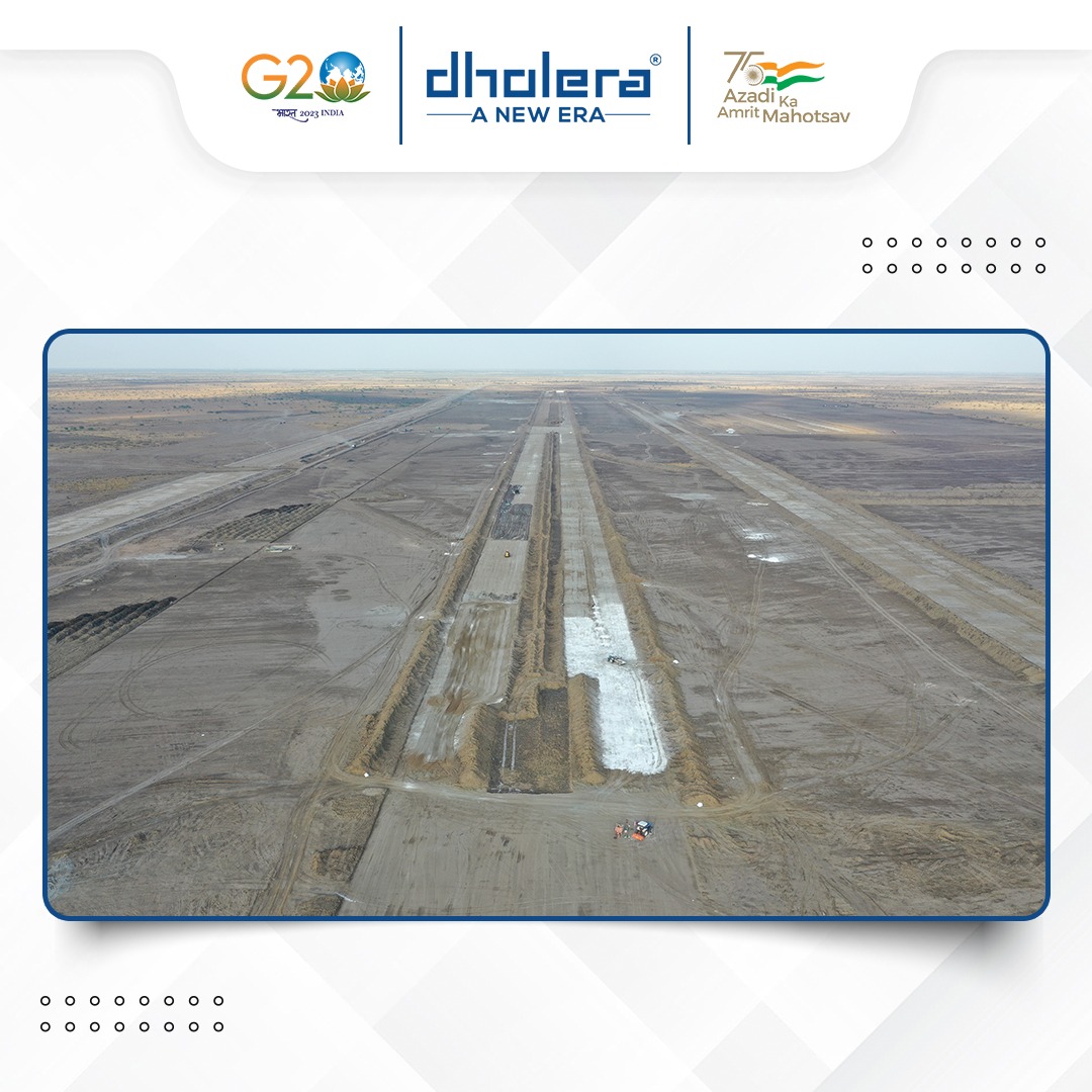DholeraOfficial's tweet image. #DholeraInternationalAirport is located in close proximity to the northern boundary of the #DSIR.
The airport will have 2 runways of 4000 meters each, Phase-1 of the Airport is under construction and is expected to be operational by the year 2026.

@AAI_Official | @aairedwr |…