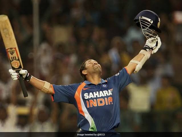 When Sachin Tendulkar batted, everybody was glued to their TV sets and the streets were empty. 

He created a lockdown in the country before people knew what lockdown is

#HappyBirthdaySachin