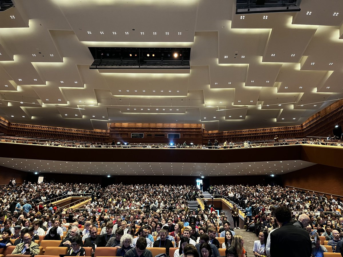 Wow quite some people here #CHI2023