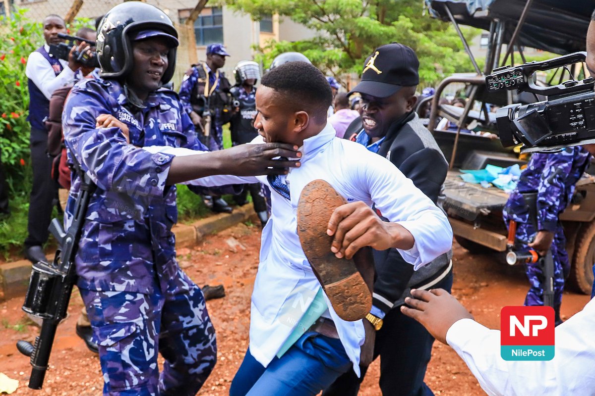 francis_isano's tweet photo. .@PoliceUg have dispersed and arrested some of the pre-medical interns at Galloway House, Mulago. These were demonstrating against their delayed deployment by the Ministry of Health to their training facilities.

#NBSUpdates https://t.co/eYMVd84iP6