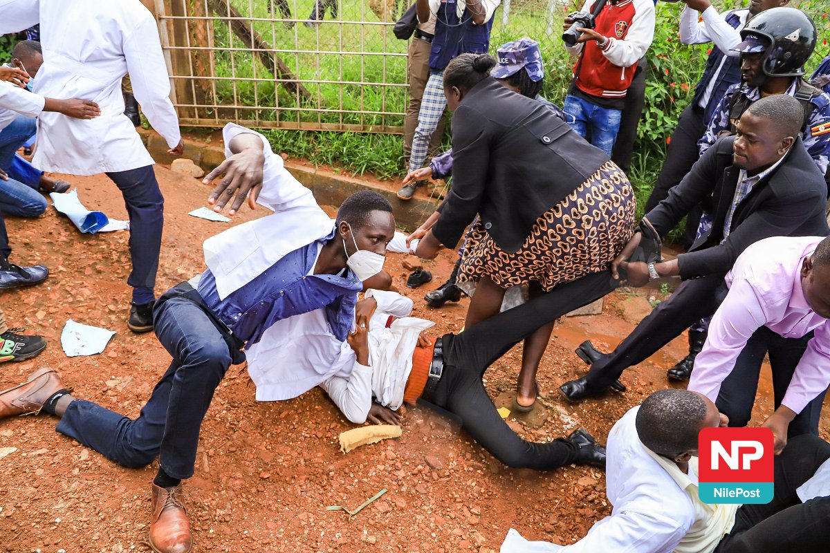 .<a href="/PoliceUg/">Uganda Police Force</a> have dispersed and arrested some of the pre-medical interns at Galloway House, Mulago. These were demonstrating against their delayed deployment by the Ministry of Health to their training facilities.

#NBSUpdates