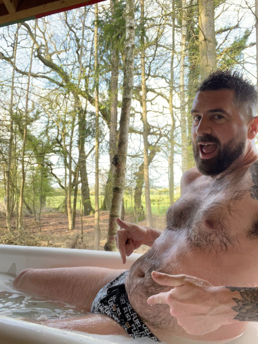 mr_plantgeek's tweet photo. Marvellous retreat weekend- even got to test drive my @jocg1983 Beachwear! 😚 https://t.co/ChUuvHSaIO