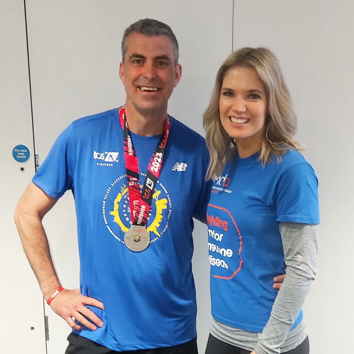 clarkemartyn1's tweet photo. Rang a special person fighting #MND at mile 19, drove myself to run a 56min final 10km breaking a 28yr marathon PB, no coincidence
What a day! @mndassoc ❤️ @Tanyacurry2 @lja102 
Lovely to meet @CharlotteHawkns chat #triathlonimpossible2023 &amp; #mndwarriors Inspirational
Leeds next! https://t.co/w0PdhGJE8i