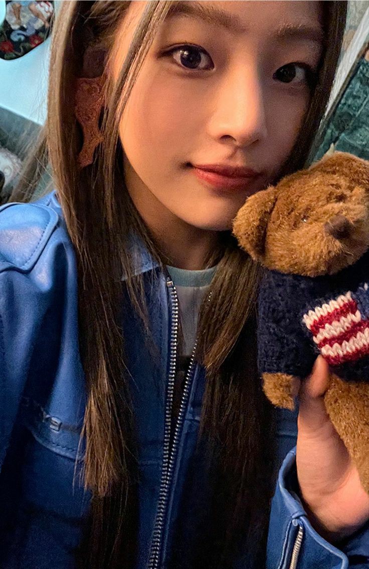 HA3CORE's tweet photo. wts lfb ph
- haerin earmuffs and minji bear 
- tingi but both must be taken to PUSH THROUGH
- 90 each (PAYO)
# newjeans nj nwjns pc photocard omg wv wev weverse headphones https://t.co/LGp4bnYoe5