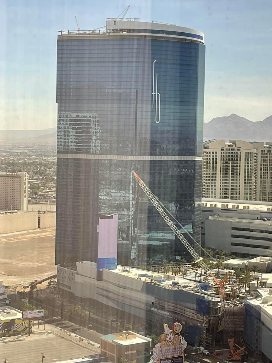 TriExecutives3's tweet photo. Fountaine Bleau is coming along nicely https://t.co/Zjq2IkqGDP