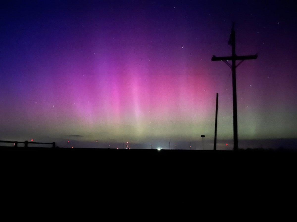 CTforecasting's tweet image. Happy belated Earth Day! Unedited pictures from a couple drives in Andover, KS (sunset) and Florence, KS (#aurora) yesterday! #kswx