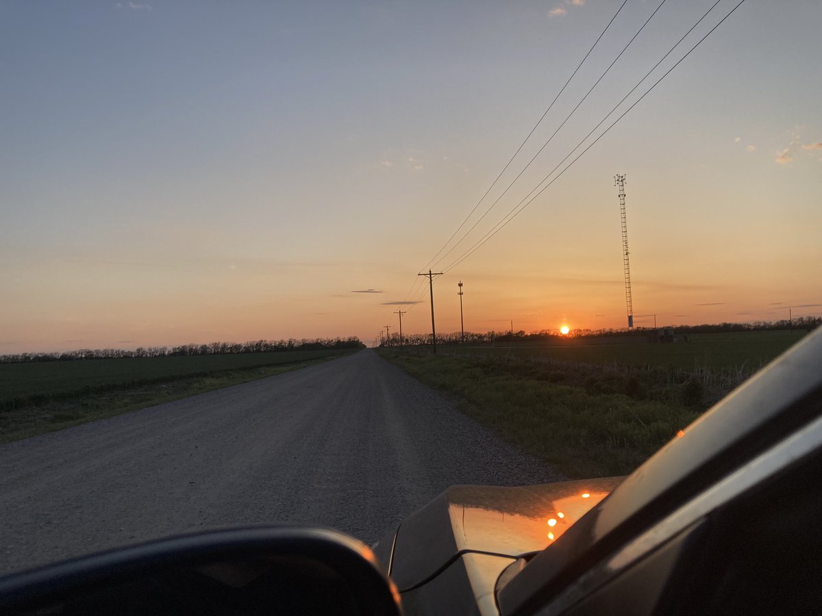 CTforecasting's tweet image. Happy belated Earth Day! Unedited pictures from a couple drives in Andover, KS (sunset) and Florence, KS (#aurora) yesterday! #kswx