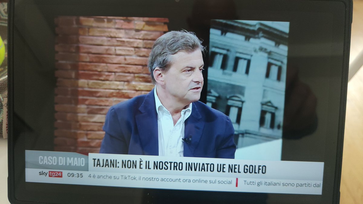 A Carlé ... Ma fatte assume da qualche rete TV...no? 
Sei telegenico, parli bene, sai un sacco di cose...  #Dajeee
<a href="/CarloCalenda/">Carlo Calenda</a> <a href="/politica/">Political Victory Group</a> <a href="/SkyTG24/">Sky tg24</a>