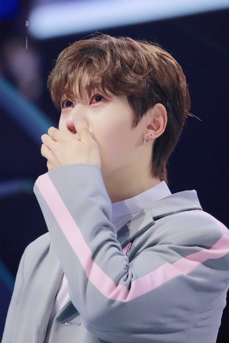 CHRIX30min's tweet photo. 出道快乐🥰 https://t.co/JMDpNLU4j5
