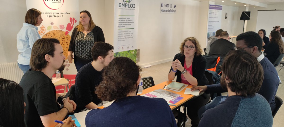 10 minutes pour vous convaincre, et si on inversait les rôles ? Avec « Recrute ton boss », le @Poleemploi_IDF de Mantes-la-Jolie organise son premier #Jobdating inversé. 60 jeunes, 16 entreprises, une belle opportunité de retour à l’#emploi