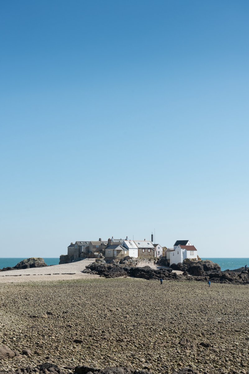 My story on the Ecrehous, Jersey's desert island archipelago, is out in <a href="/theipaper/">The i Paper</a> if you fancy a daydream Monday read. inews.co.uk/inews-lifestyl… <a href="/VisitJerseyCI/">Visit Jersey</a> #ecrehous