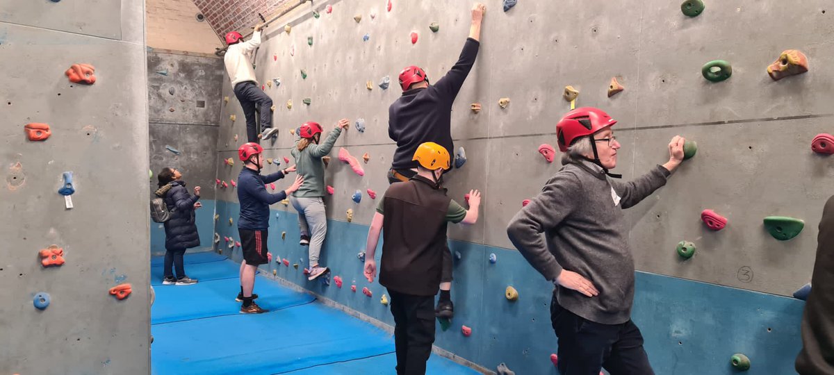 Open_Sight's tweet photo. Our Family Activity Day at @PeterAshleyAct on Saturday gave #VisuallyImpaired #Children & adults the opportunity to take part in Rifle shooting, Archery, Wall climbing & an Assault Course!
#OpenSight #Blind #Activities #Hampshire #family https://t.co/lkkwrJpGf9