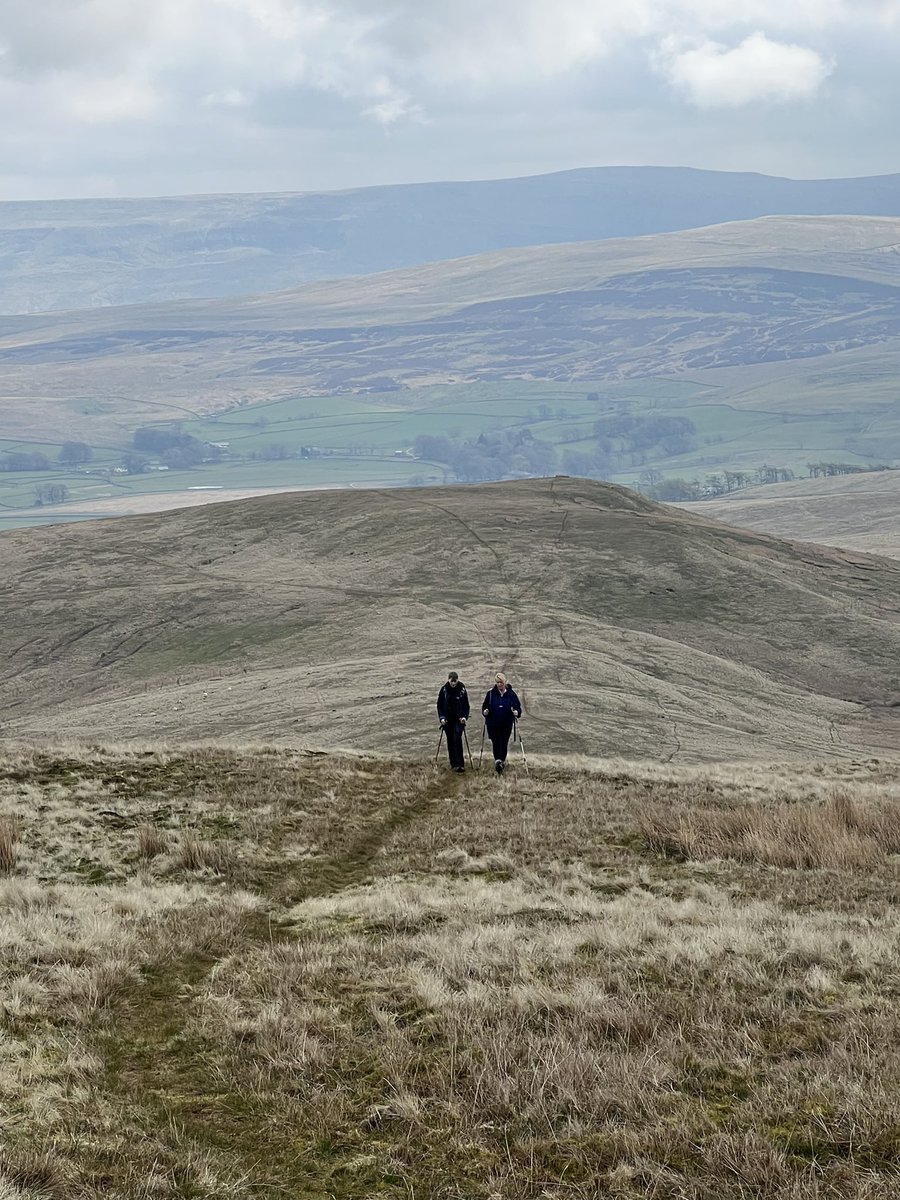 fionathecelt's tweet photo. A fabulous day on Howgill Fells, weather was a treat from start to finish, 3 completed-Green Bell 605m, Randygill Top 623m, Hooksey 586m #freshair #muddyboots #getoutside #howgill #FriendshipGoals https://t.co/qf3z1j1eJb