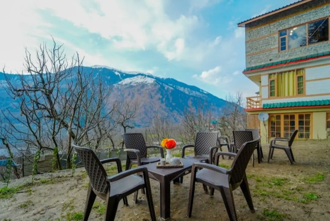 Manali view 
#manali #india #himachal #travel #himachalpradesh #himalayas #mountains #nature #shimla #kullu #photography #travelphotography #incredibleindia #wanderlust #leh #travelgram  #love #ladakh #instahimachal #trip #mandi #adventure #instagood  #traveller