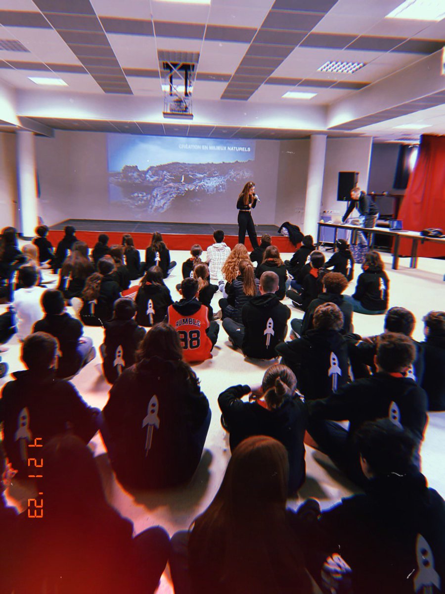 art_in_space's tweet photo. ART IN SPACE x CLASSE ESPACE
[thread]

Merci aux élèves de Segpa, 5e et 3e du @collegecamus91. Quelle joie d’enseigner avec @PaulMarlier 🪷#Méditation, philo, art et #intelligenceartificielle pour que chacun puisse dessiner sa planète, son refuge 🪐

💜 @CNES - @LaureHarel https://t.co/IAeg8WCCWz