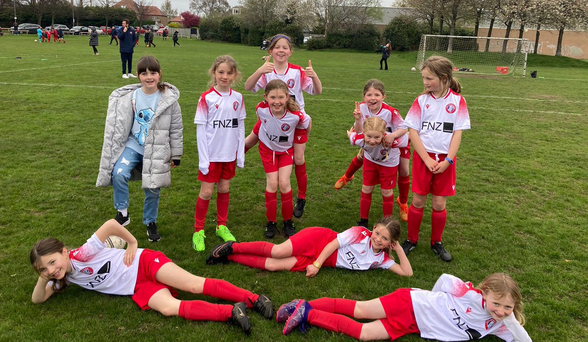 𝟭𝟮𝘀 𝗖𝗹𝗲𝗹𝗹𝗮𝗻𝗱, 𝟭𝟮𝘀 𝗠𝗰𝗮𝗳𝗳𝗲𝗿𝘁𝘆 and our 𝟭𝟬𝘀 𝗗𝗼𝘂𝗴𝗹𝗮𝘀 all enjoying their football over the weekend 😃

#DBDF 🔴⚪️