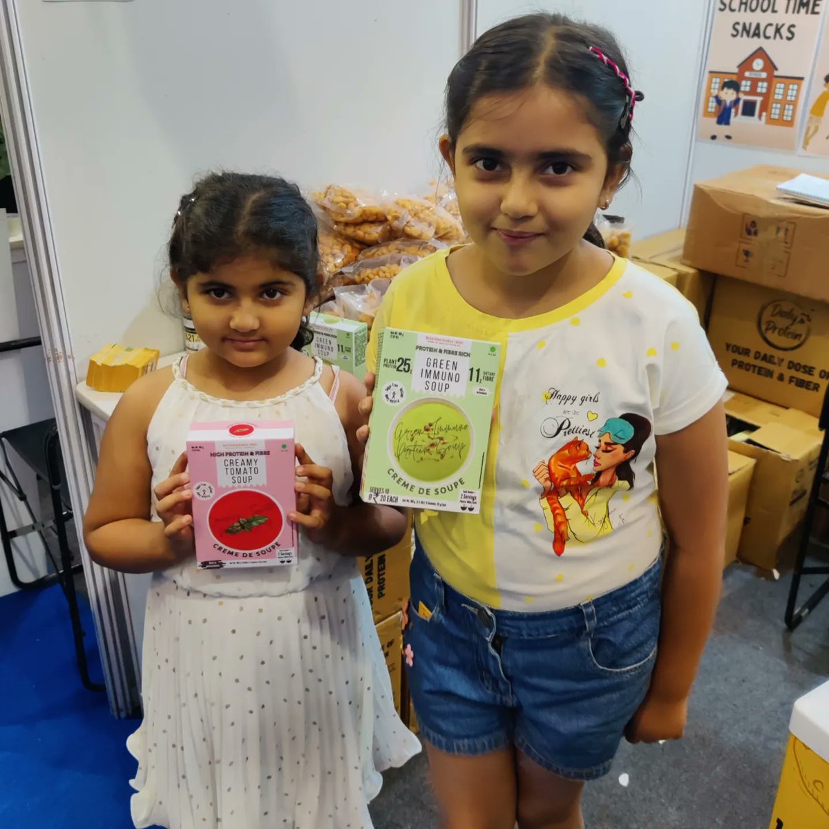nutrisnacksbox's tweet photo. We had a blast at the Kids Carnival &amp; Expo! 🎉😍
Our protein cookies were a massive hit and these kids had a great time at the exhibition. Take a look at these exhibition diaries and find out how much fun can be had! 💜💚❤️🧡
@kidscarnivalandexpo https://t.co/Q0RLv13j7x