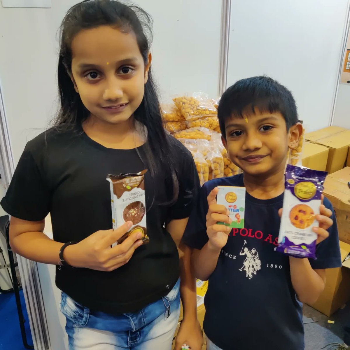nutrisnacksbox's tweet photo. We had a blast at the Kids Carnival &amp; Expo! 🎉😍
Our protein cookies were a massive hit and these kids had a great time at the exhibition. Take a look at these exhibition diaries and find out how much fun can be had! 💜💚❤️🧡
@kidscarnivalandexpo https://t.co/Q0RLv13j7x