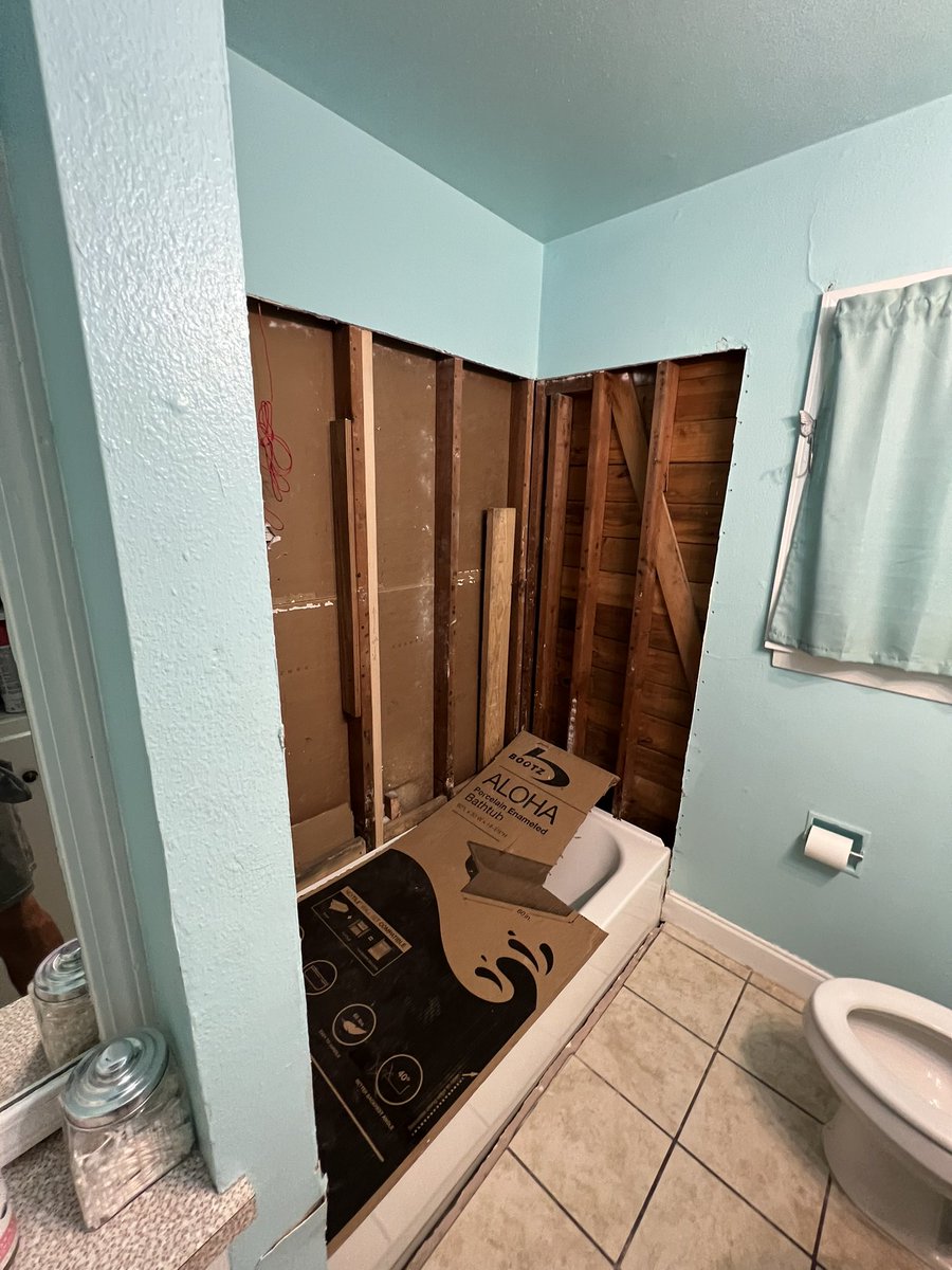 _damnitttdaniel's tweet photo. Restroom remodel almost done … #SATX #SanAntonio #Cotractor @sthtexashomesvc https://t.co/Azc6aujc6S