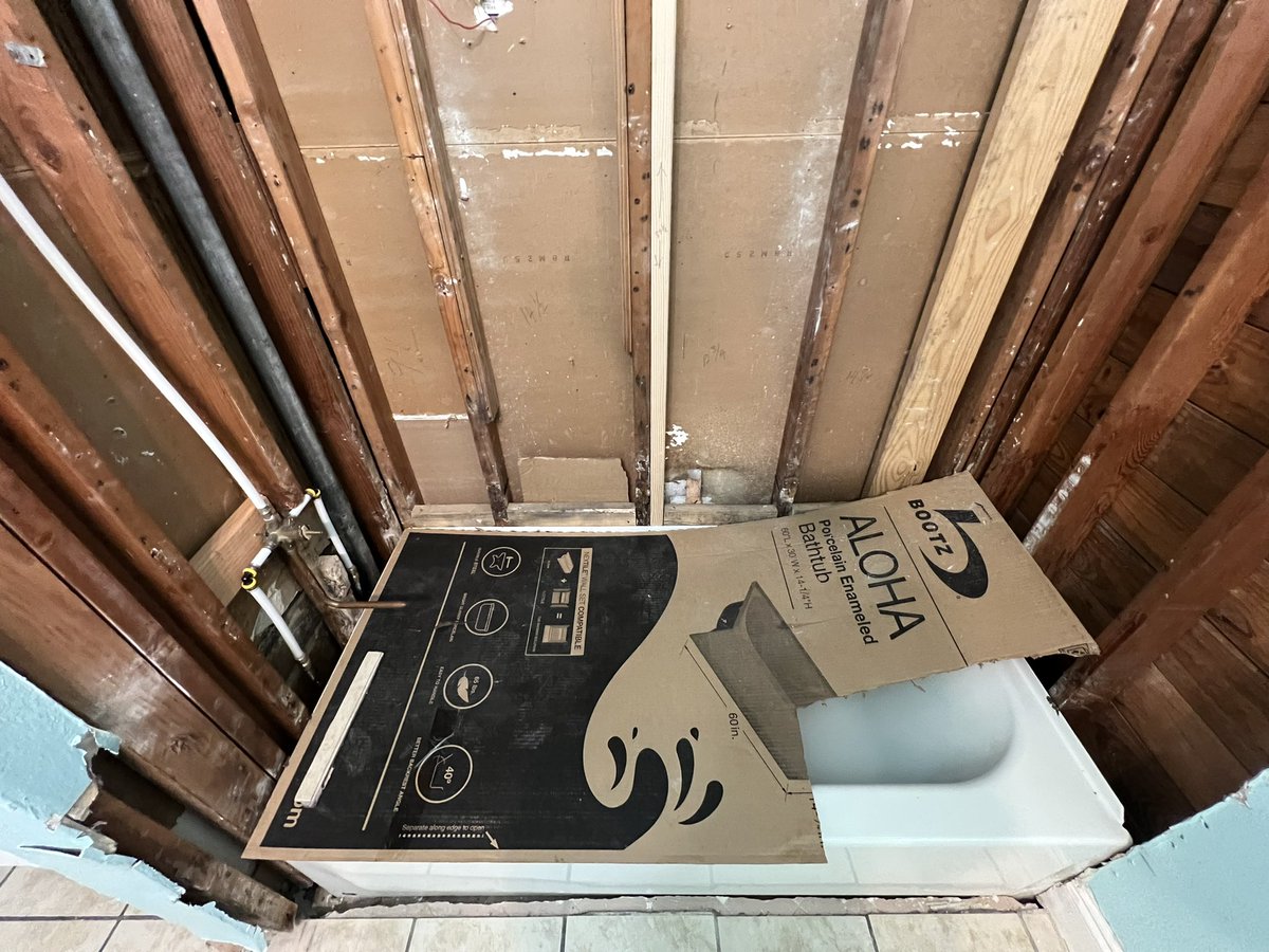 _damnitttdaniel's tweet photo. Restroom remodel almost done … #SATX #SanAntonio #Cotractor @sthtexashomesvc https://t.co/Azc6aujc6S