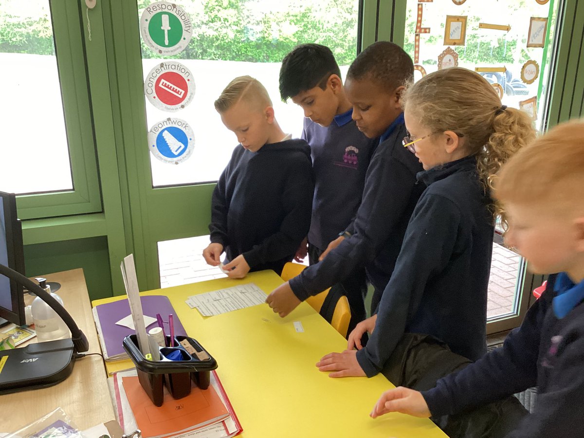 OWPS_pandas's tweet photo. Using our teamwork skills to match the new vocabulary to the correct definition. #OWPSreading https://t.co/IhVUK9K6jE
