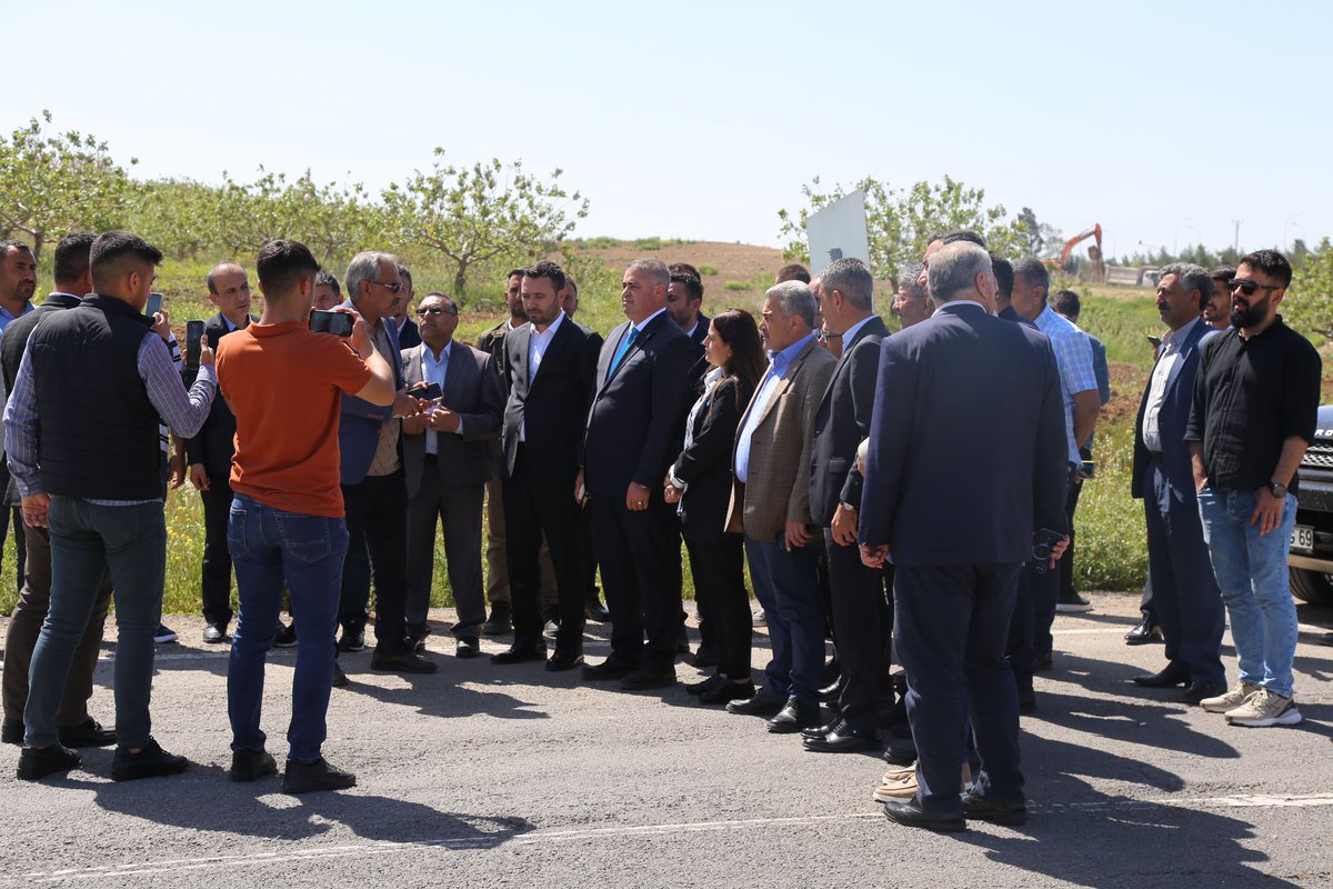 G_Siyaset's tweet photo. İl gençlik çalışmaları başkanlığı olarak MV adayımız SN. @AvAhmetTuysuz ve il yönetimi ile birlikte Ceylanpınar'dayız 
@avibrahimhaydin @AbdulazizAslan 
@ivak_remzi @HasanCakici63 @SanliurfayaDEVA @gencdevagm 
@resat_kizilelma @EyubiyegencDEVA https://t.co/T6THK5p4mL
