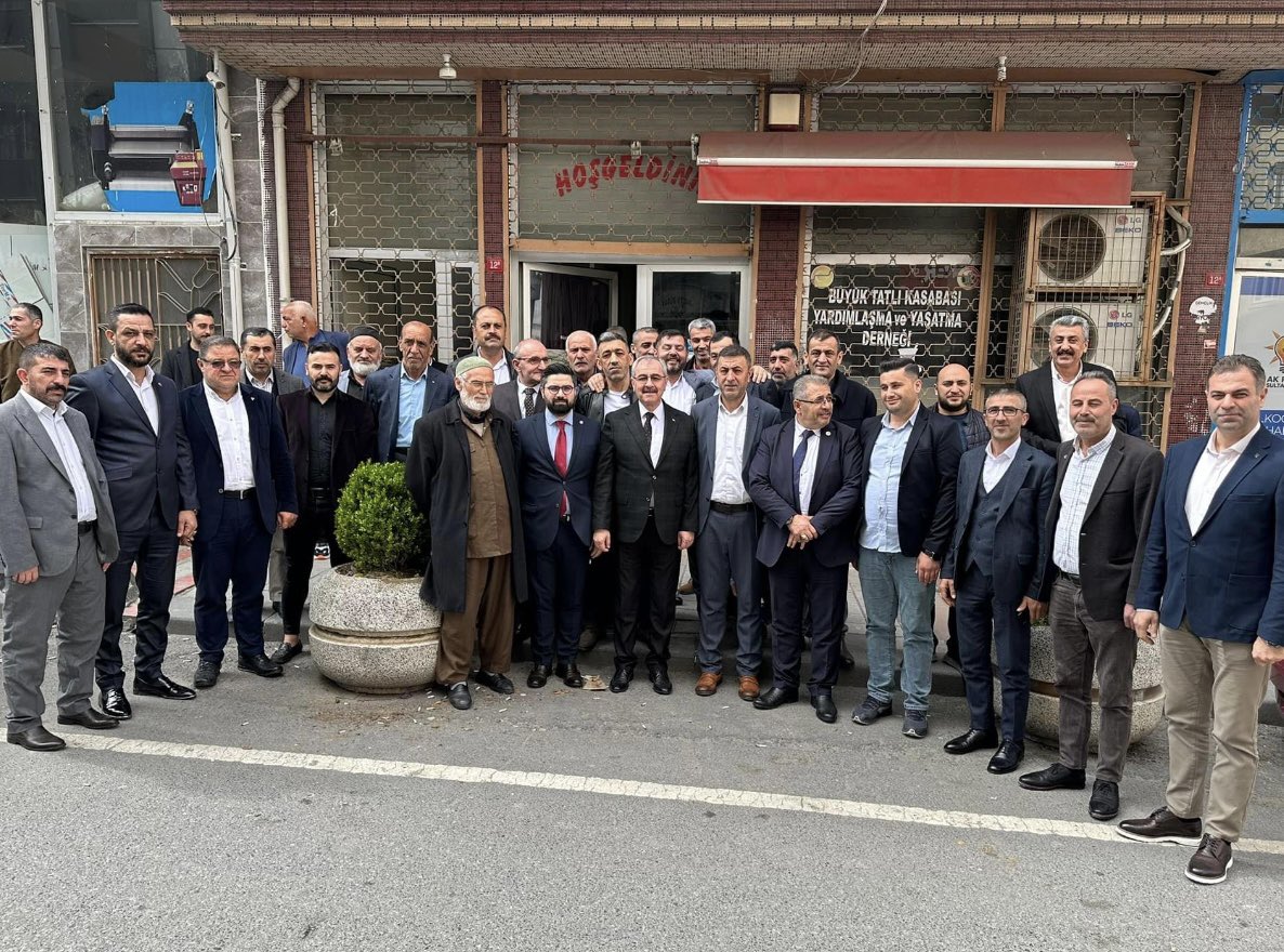 MHP Sultangazi İlçe başkanımız <a href="/YusufOzel50/">Yusuf Özel</a> Vekil adaylarımız Ayhan Aras, Ali Atabeyoğlu ve ilçe yöneticilerimiz ile K.Maraş, Afşin, Büyüktatlar yardımlaşma derneğine  hemşehrilerime ziyarette bulunduk ve bayramlaştık. Dernek bşk. Murtaza Kara ve hemşehrilerime başarılar dilerim.