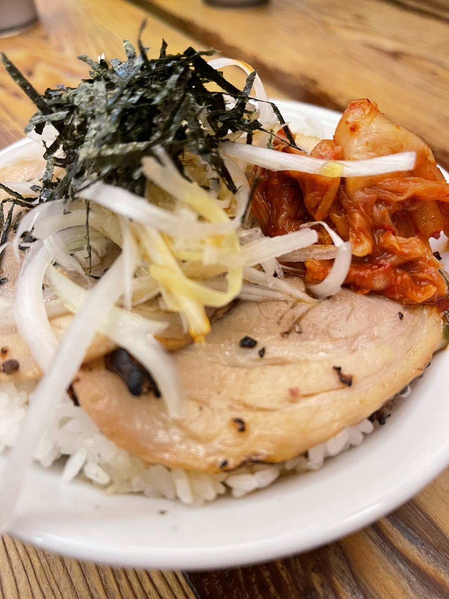 1000_open's tweet photo. チャーシュー丼食べた❗

好みのチャーシュー丼ではなかった！

食べる時の気持ちの大切さ
気持ちは60点スタート！

そこから加点していきましょう！

ぜったいうまい！から入ると
『うん、まぁまぁだなっとなりがち』 https://t.co/FlJZYhaavM