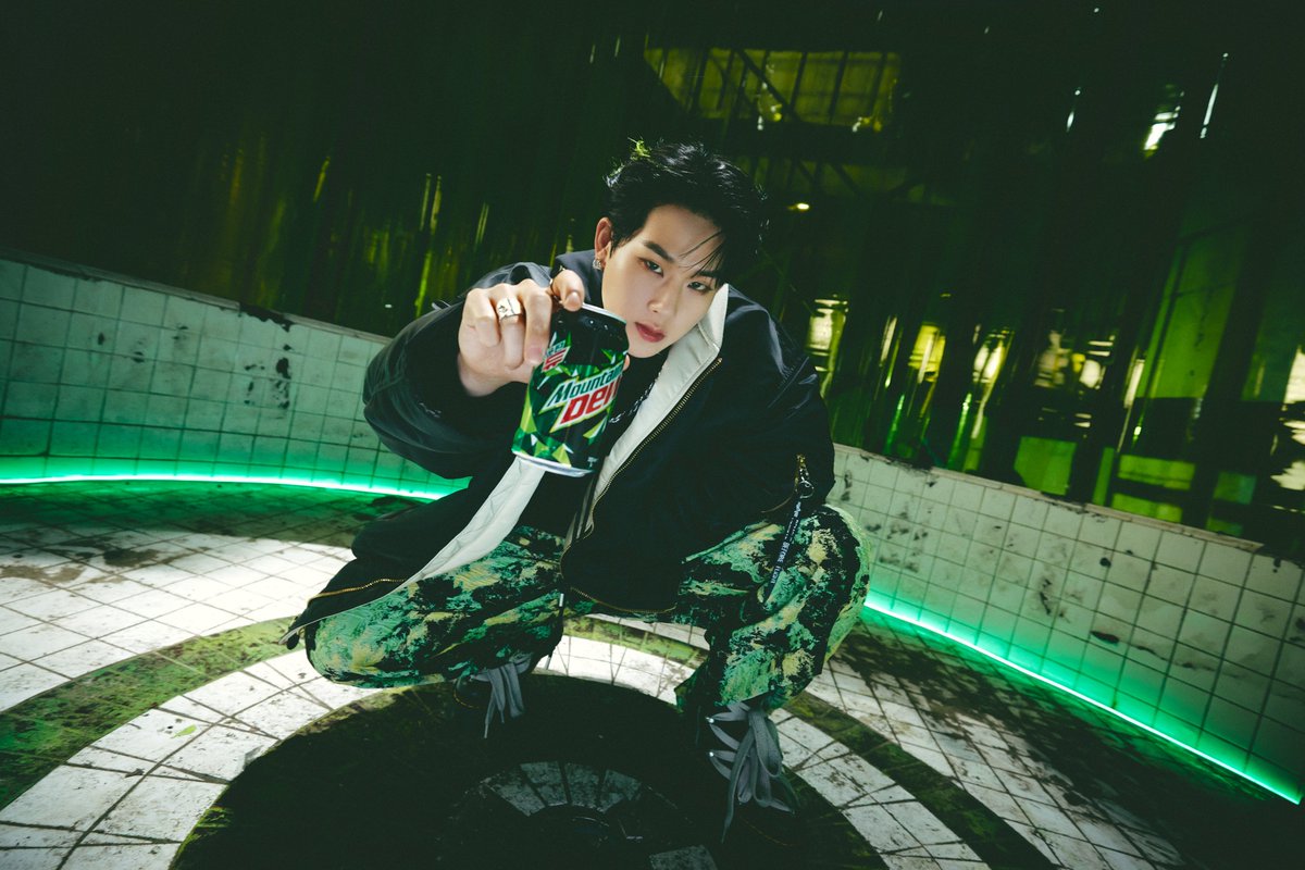 STARSHIPent's tweet photo. [#MOUNTAINDEWxSTARSHIP]
2023 #MOUNTAINDEW X #STARSHIP

MOUNTAIN DEW PARTNER
JOOHONEY

#CONCEPT_PHOTO

#JOOHONEY #주헌 #몬스타엑스 #MONSTA_X #MONSTAX #마운틴듀 #광고 https://t.co/bp7oPRR3Ud