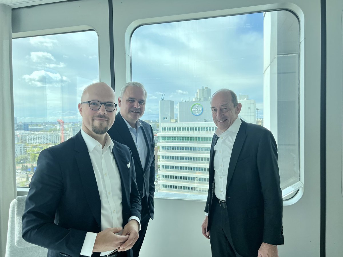 Stefan Oelrich (@stefanoelrich) on Twitter photo Gemeinsam für eine erfolgreiche Zukunft der Wirtschaft und Innovation in und für Berlin. Danke für den Besuch von Jan Eder und <a href="/S_Stietzel/">Sebastian Stietzel</a> <a href="/ihkberlin/">IHK Berlin</a> <a href="/Bayer/">Bayer AG</a> <a href="/BayerPharma/">Bayer | Pharmaceuticals</a> Gemeinsam für eine erfolgreiche Zukunft der Wirtschaft und Innovation in und für Berlin. Danke für den Besuch von Jan Eder und <a href="/S_Stietzel/">Sebastian Stietzel</a> <a href="/ihkberlin/">IHK Berlin</a> <a href="/Bayer/">Bayer AG</a> <a href="/BayerPharma/">Bayer | Pharmaceuticals</a>