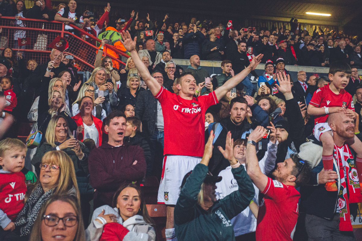 Wrexham_AFC's tweet photo. Super. Paul. Mullin.

🔴⚪ #WxmAFC https://t.co/euy4X2l81D
