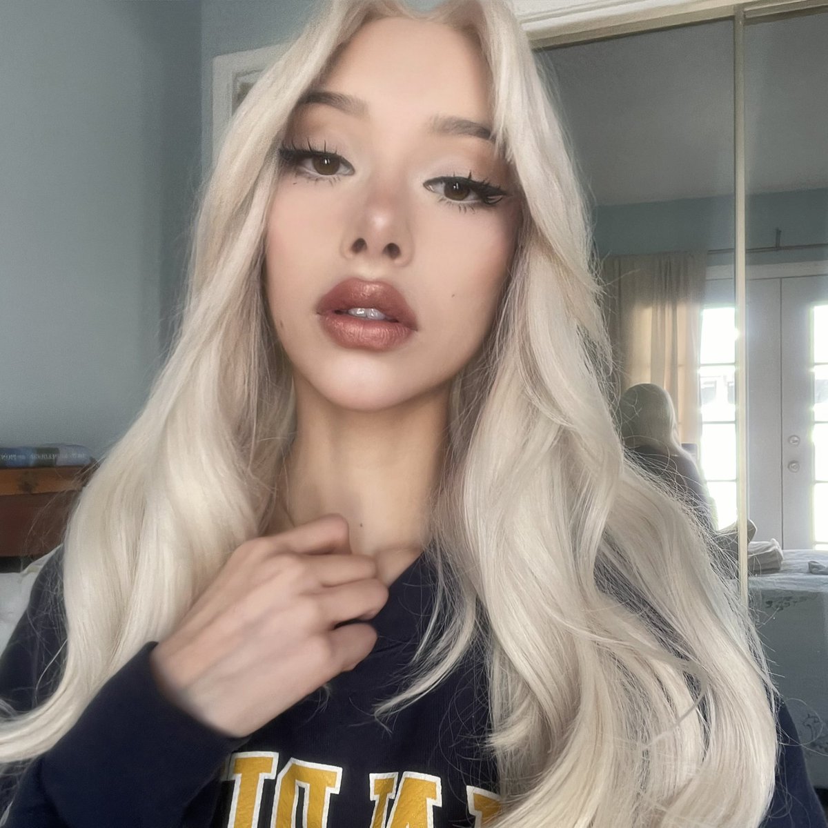 earth rabbit on Twitter "my lips are still a little swollen but hi 🫶"