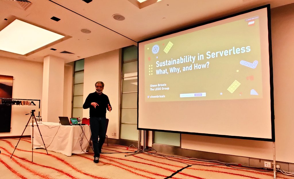 loige's tweet image. Sheen is kicking off #ServerlessArchitectureConference talking about #Sustainability 🌱