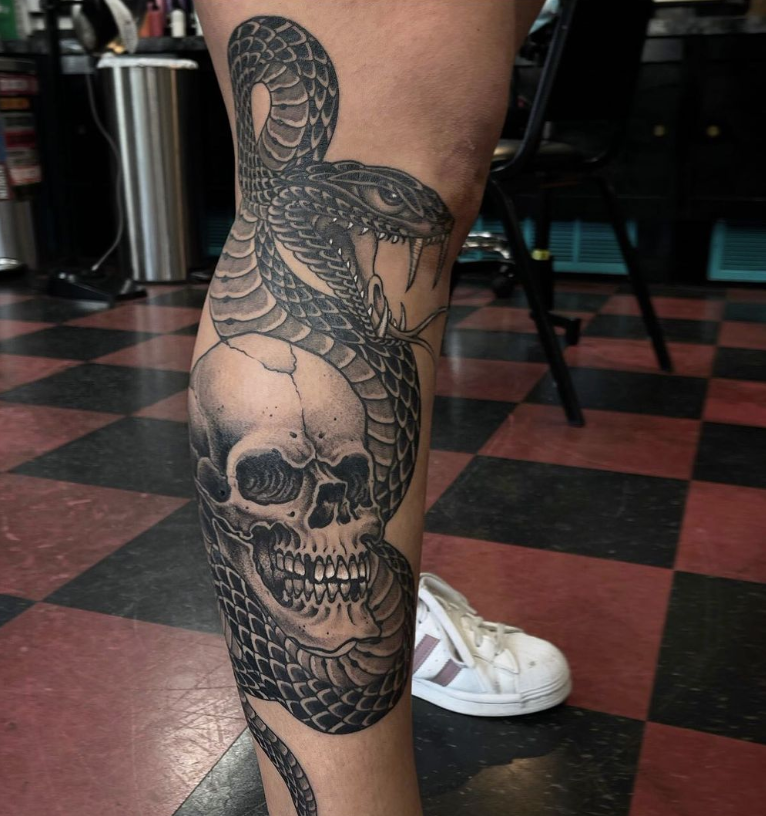HistoricCustom's tweet photo. Tattoo 🐍 and 💀
#njtattoo #watchung #newjersey #njtattoos #njtattooshop #njtattooartist #centralnjtattoo #centraljerseytattoo #tradionaltattoos #radtrad #inkedmag #inkedmagazine #brightandbold #skinartmag #tattoomagazine https://t.co/R4vS5JMBMy