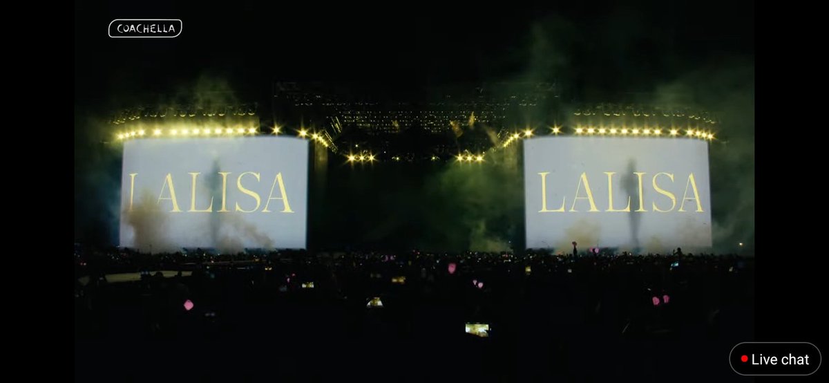 Kittycelle's tweet photo. MONEY 💸💸💸
 💛💛💛
@BLACKPINK #LISACHELLA2023
#BLACKPINKxCoachella #PINKCHELLA https://t.co/Op56H4zeRB