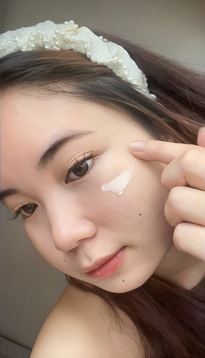 _JP021_'s tweet photo. ป้ายยาครีมกันแดด touch screen the total Shield SPF50 PA+++ จาก Dr.Touchh 🧑🏻‍⚕️ ช่วยปรับผิวให้สว่างกระจ่างใส คุมมัน ปกป้องยาวนานถึง 24 ชม ช่วยสะท้อนแสง blue light สร้างเกราะป้องกันให้ผิวที่บอบบาง ป้องกันฝุ่น pm2.5 และมลภา��ะอีกด้วย 🫧

#DrTouchh #ผิวขาว #ผิวใส #ครีมกันแดด
#ใช้ดีบอกต่อ https://t.co/0iInpm5lPG