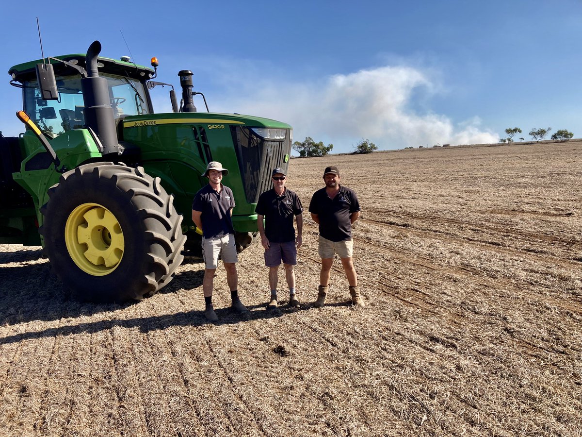 Visit to @ajlitster5 property to see the first of LR4540P canola go in the ground on YP

Looking forward to seeing the results of resistant ARG control after the first and second Liberty sprays

Thanks Anthony, Gav + @RyleyNewbold 

@BASF_Agro_Au @greg_bowey 
#biggestjobonearth