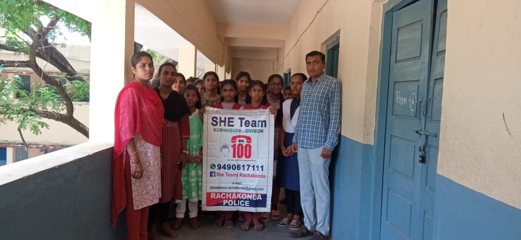 MalkajgiriCop's tweet photo. Today @sheteams_rck of Kushaiguda division conducted an #awareness program about #SheTeams, #CyberCrimes, #HumanTrafficking, #GenderSensitisation, #CCTVCameras, #ChildMarriages, #Good_Touch and #Bad_Touch at ZPHS Kushaiguda of @kushaigudaps limits. https://t.co/5litgn6xpA