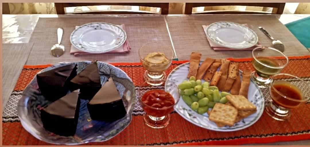 ankitasood13's tweet photo. When you want to give yourself a fancy treat 😀.... it's my kinda mood lifting evening 🥳
#MyTable https://t.co/cvWcGSqHYj