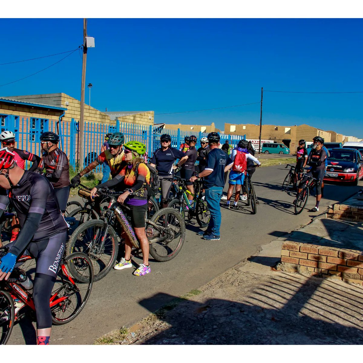 book_ibhoni's tweet photo. Tour De Libraries was such a  success, with a group of enthusiastic cyclists taking part in the ride.

It was a wonderful opportunity for people to come together, donate books, and promote education in the community.
#ShovaNeBookIbhoni
#TourDeLibraries2023 https://t.co/1Rlf7yzWnG