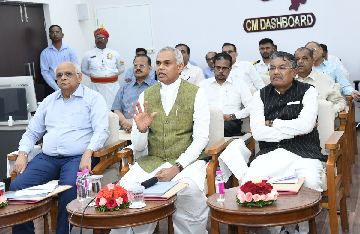 प्राकृतिक कृषि के लिए समग्र भारत गुजरात से प्रेरणा ले, इसके लिए गुजरात में मिशन मोड पर कार्य शुरु किया गया है।  मैंने और मुख्यमंत्री श्री भुपेन्द्रभाई पटेल ने आज सीएम डेशबोर्ड के माध्यम से तमाम जिला कलक्टर्स और जिला विकास अधिकारियों के साथ बातचीत करते हुए मार्गदर्शन दिया।