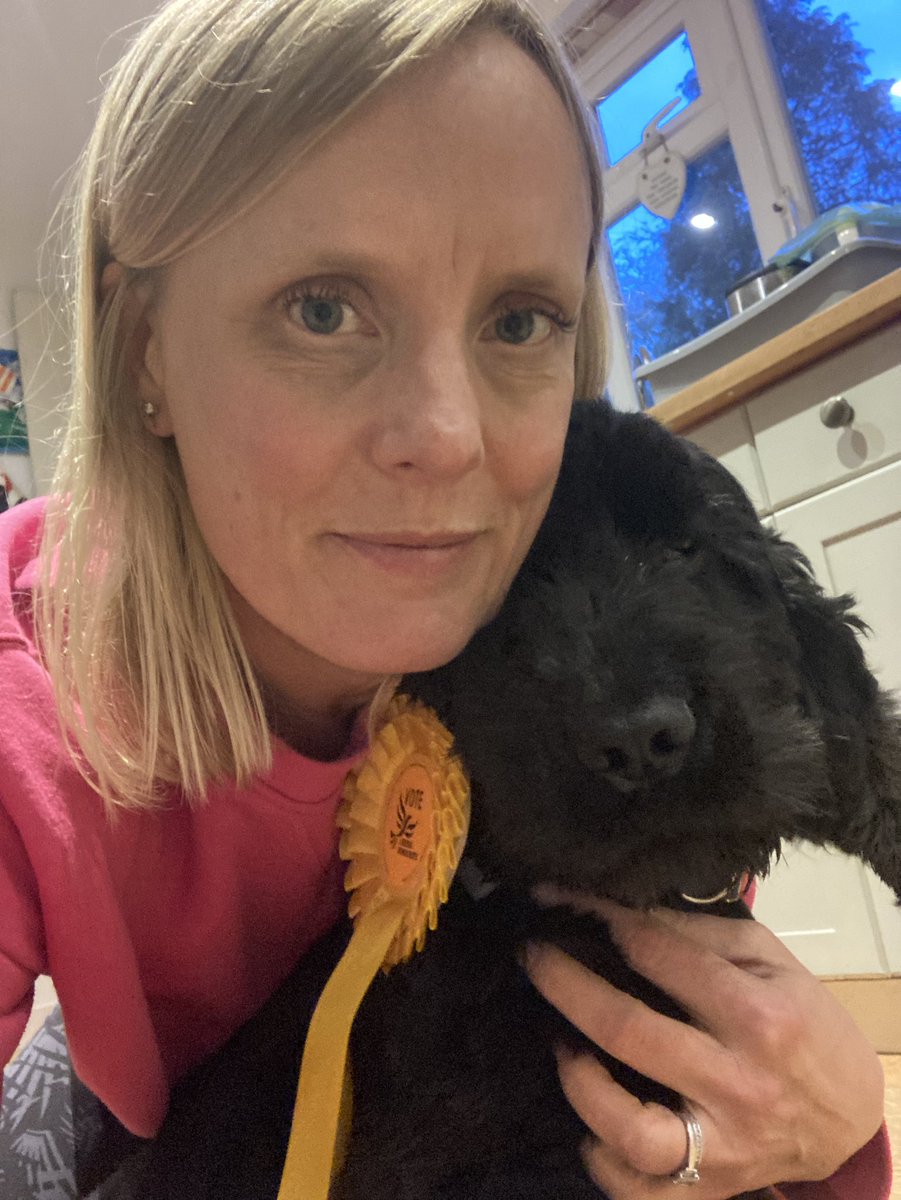 RebeccaLeach03's tweet photo. Last full week of canvassing so it’s time to introduce these vote winners….. May I introduce Arthur the Cocker Spaniel and Molly the snooty tabby 🐾🐾 They are both ardent Lib Dem supports 🗳️💛 https://t.co/JIFB15Q3DP
